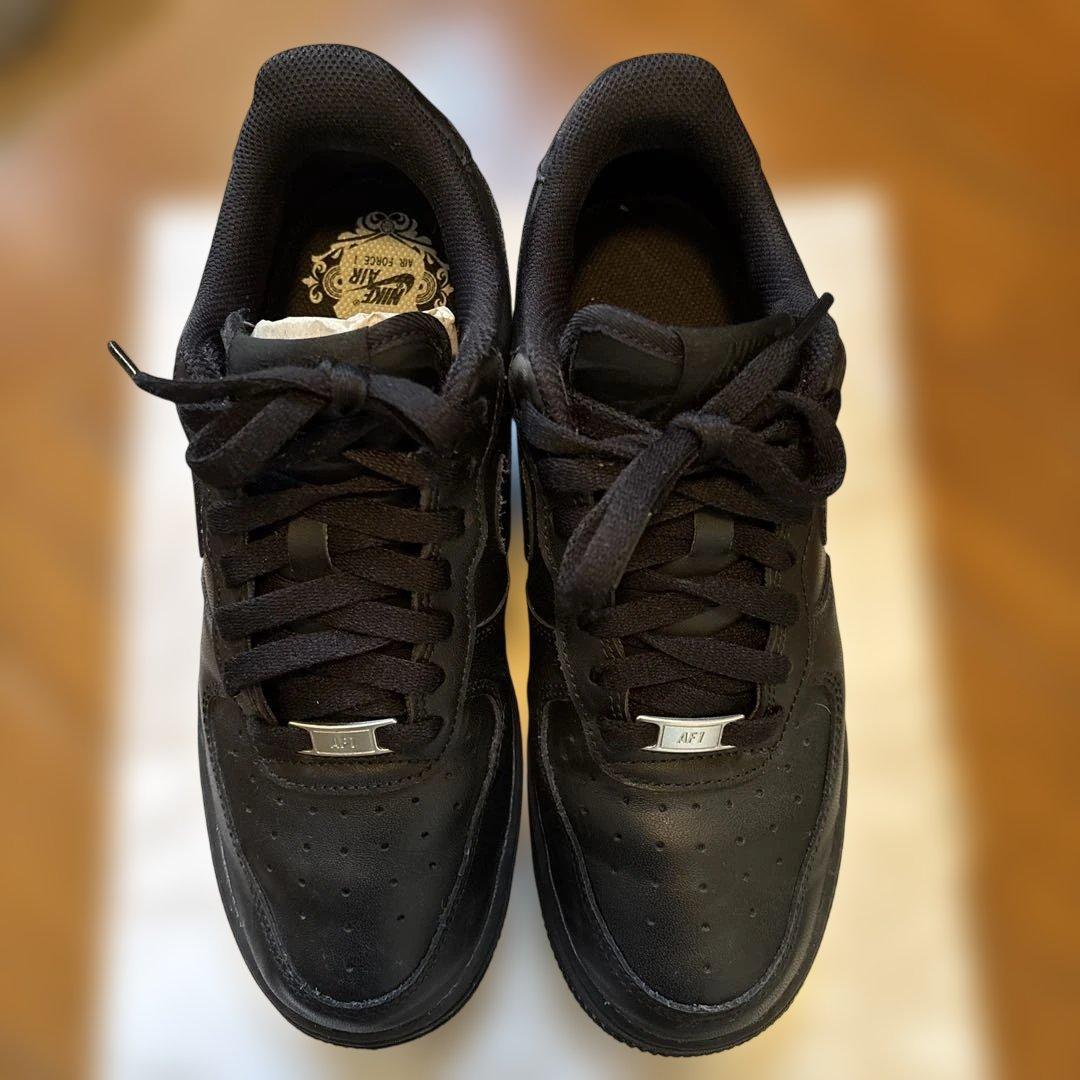 田中です。NIKE AIR FORCE 1 ’07 CW2288-001