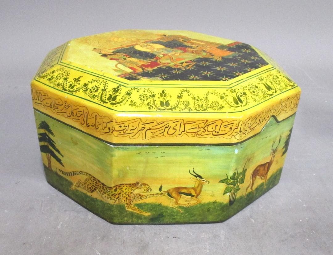 インド工芸［王侯貴族・野生動物絵　手彩ペイント八角内ビロード飾り箱］