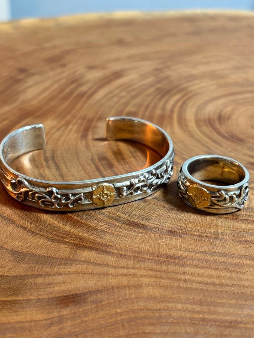 廃版　レア　ファーストアローズ　浮き唐草彫りベアロックバングル&リング　セット