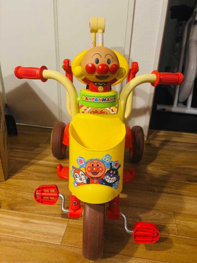 アンパンマン 三輪車 イエロー レッド