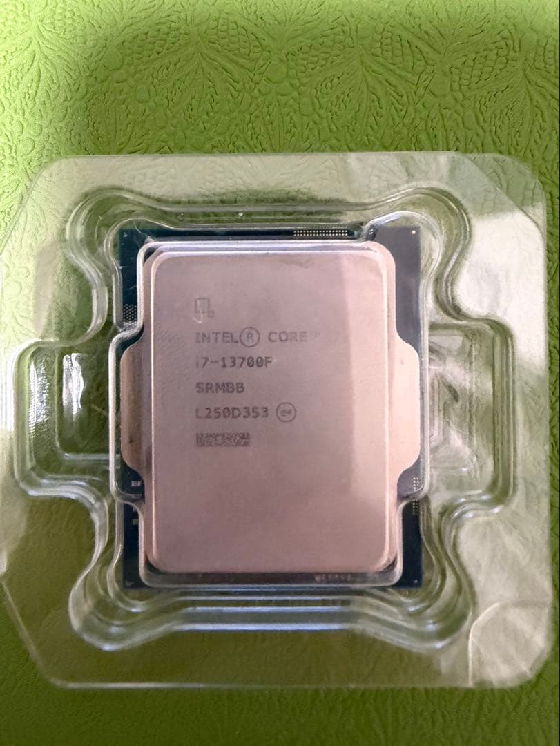 Intel Core i7-13700F 動作確認済み