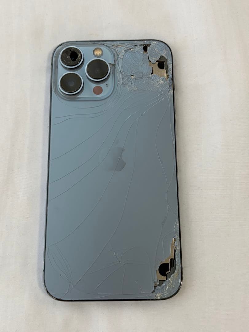 B*i様 iPhone 13 Pro MAX 背面ひび割れ