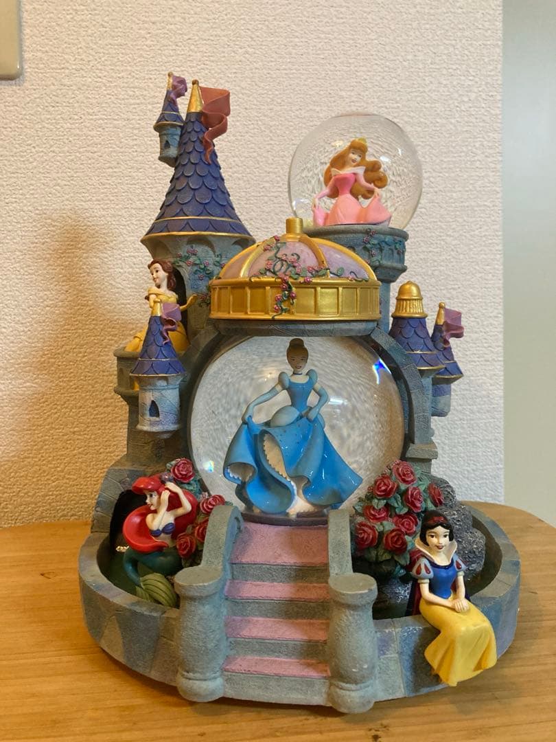 ディズニープリンセス　スノードーム　オルゴール