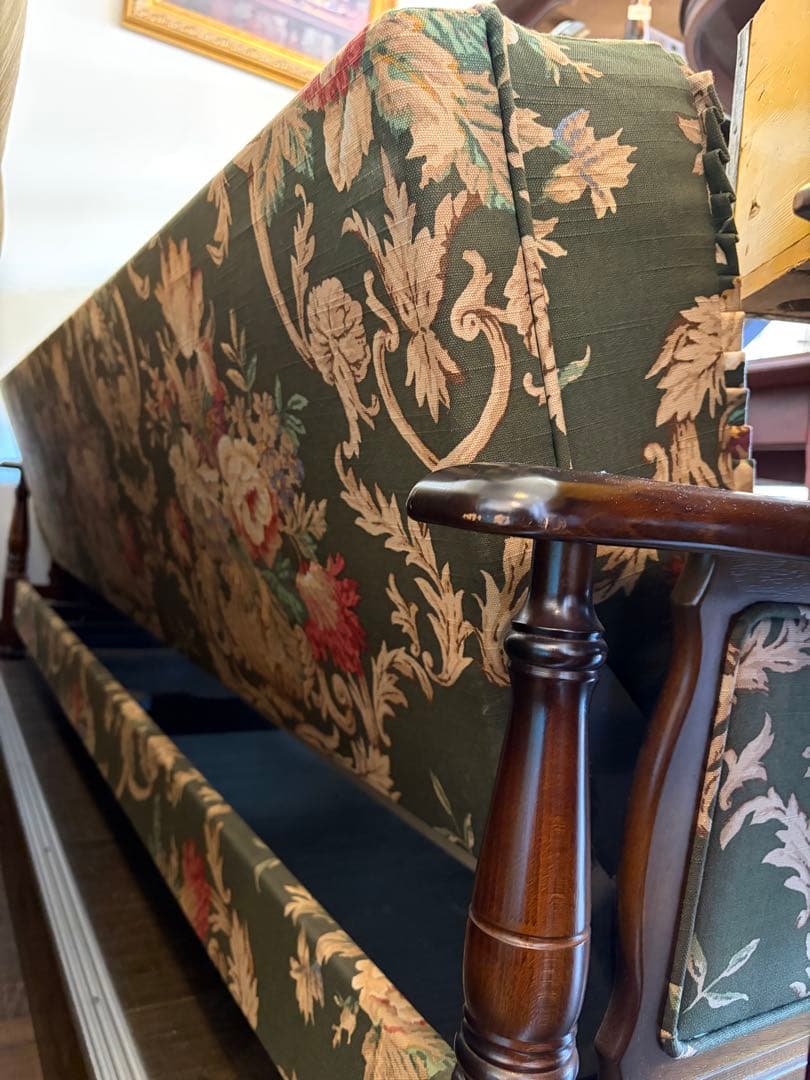 カリモクkarimokuコロニアル　花柄　ソファベット　3人掛け　アンティーク