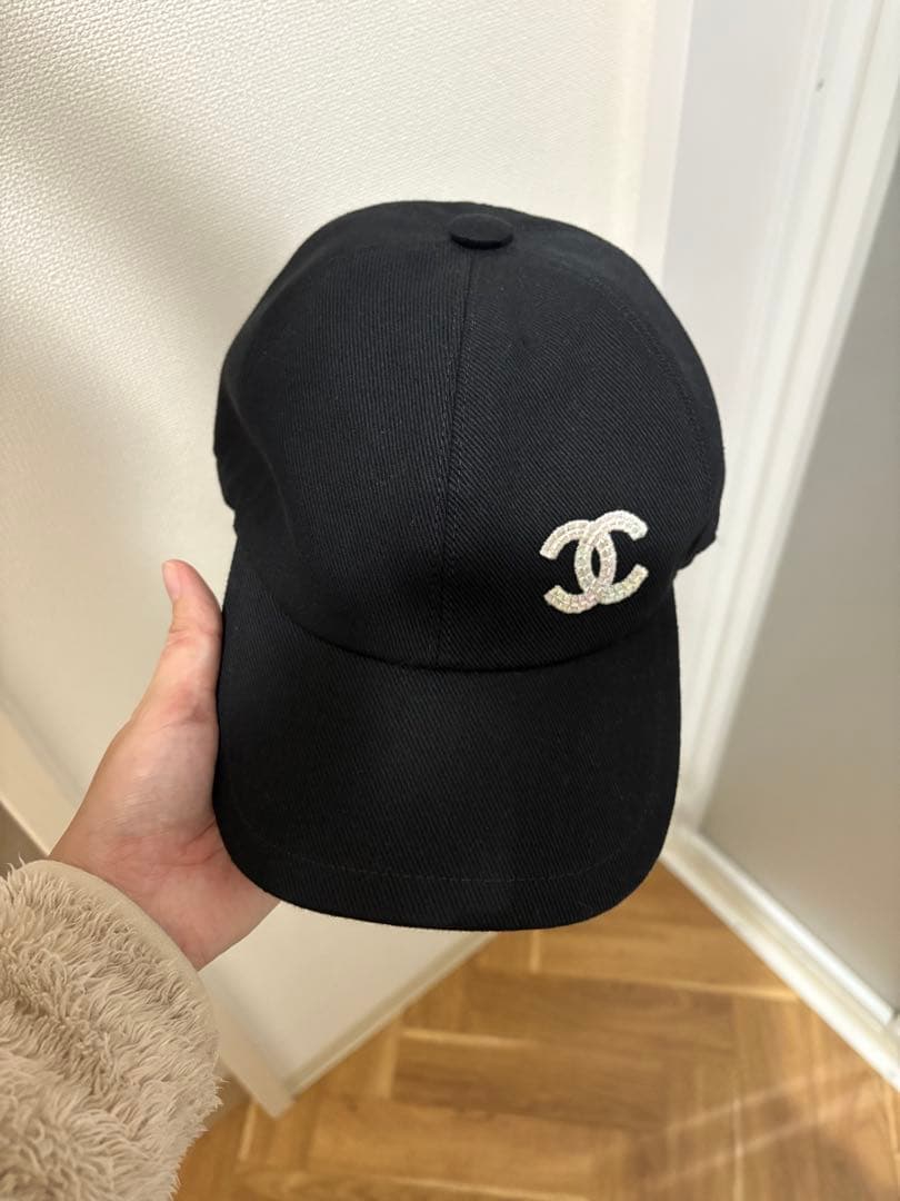 CHANEL 黒 ベースボールキャップ