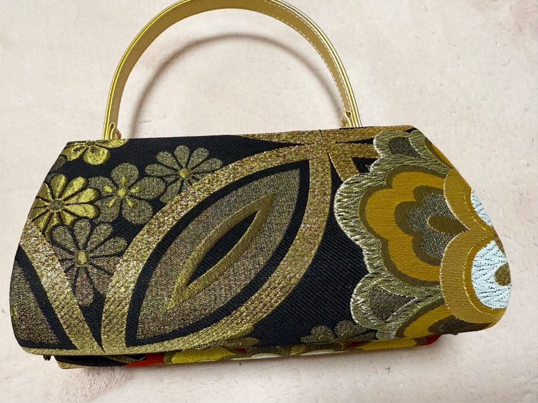 1回のみ使用　成人式　華やかな花柄バッグと草履セット