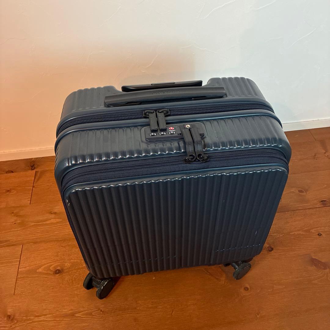 イノベーター スーツケース フロントオープン33L 色ディープシー