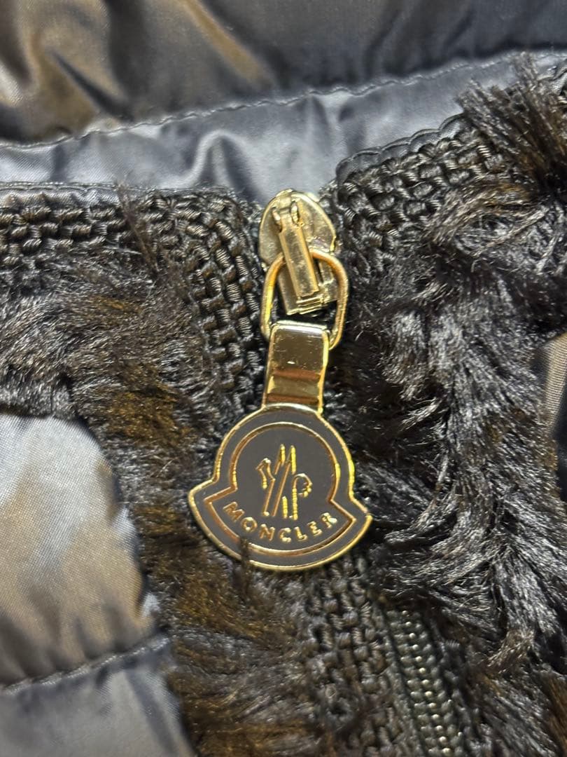 【美品】Moncler モンクレール　ノーカラーライトダウンジャケット