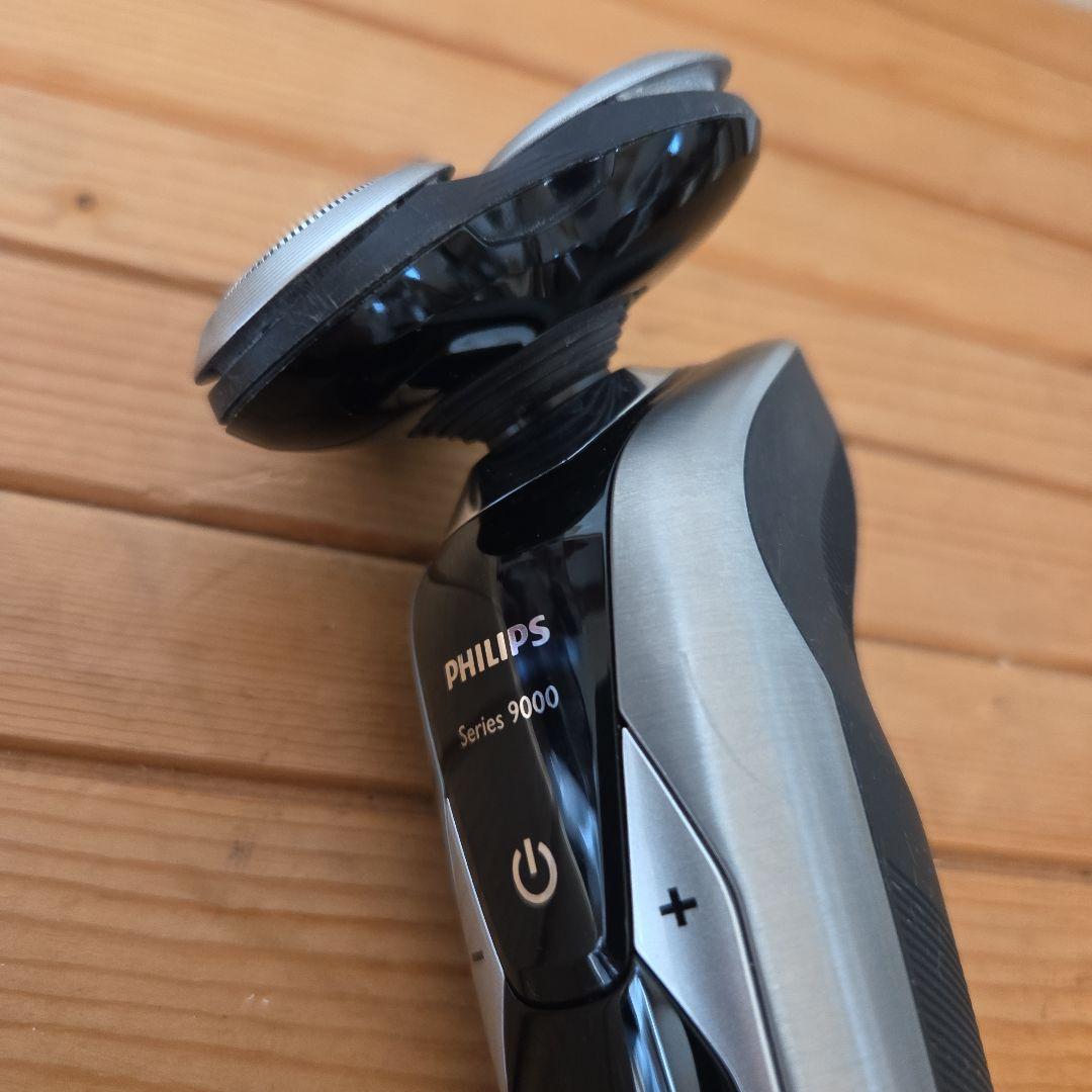 PHILIPS シェーバー Series 9000/クリーニングカートリッジ付き