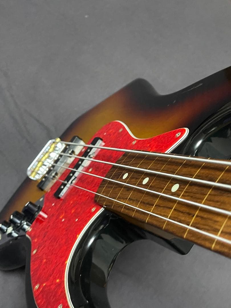 フェンダージャパン　フレットレスベース