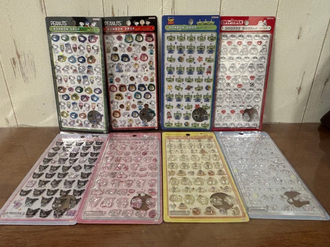ボンボンドロップシール　サンリオ　ディズニー　スヌーピー　 8枚セット
