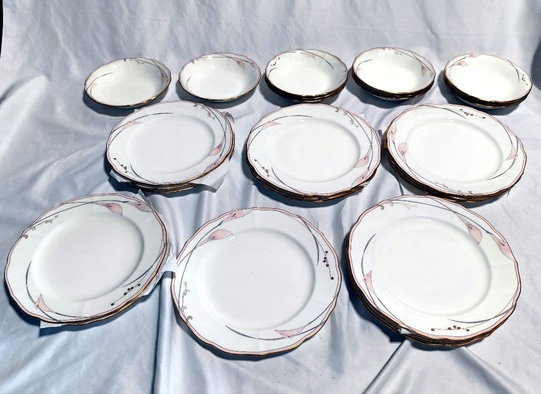 ミカサのベラミー シリーズのリムスープボウル11枚ボーンチャイナ磁皿15枚セット