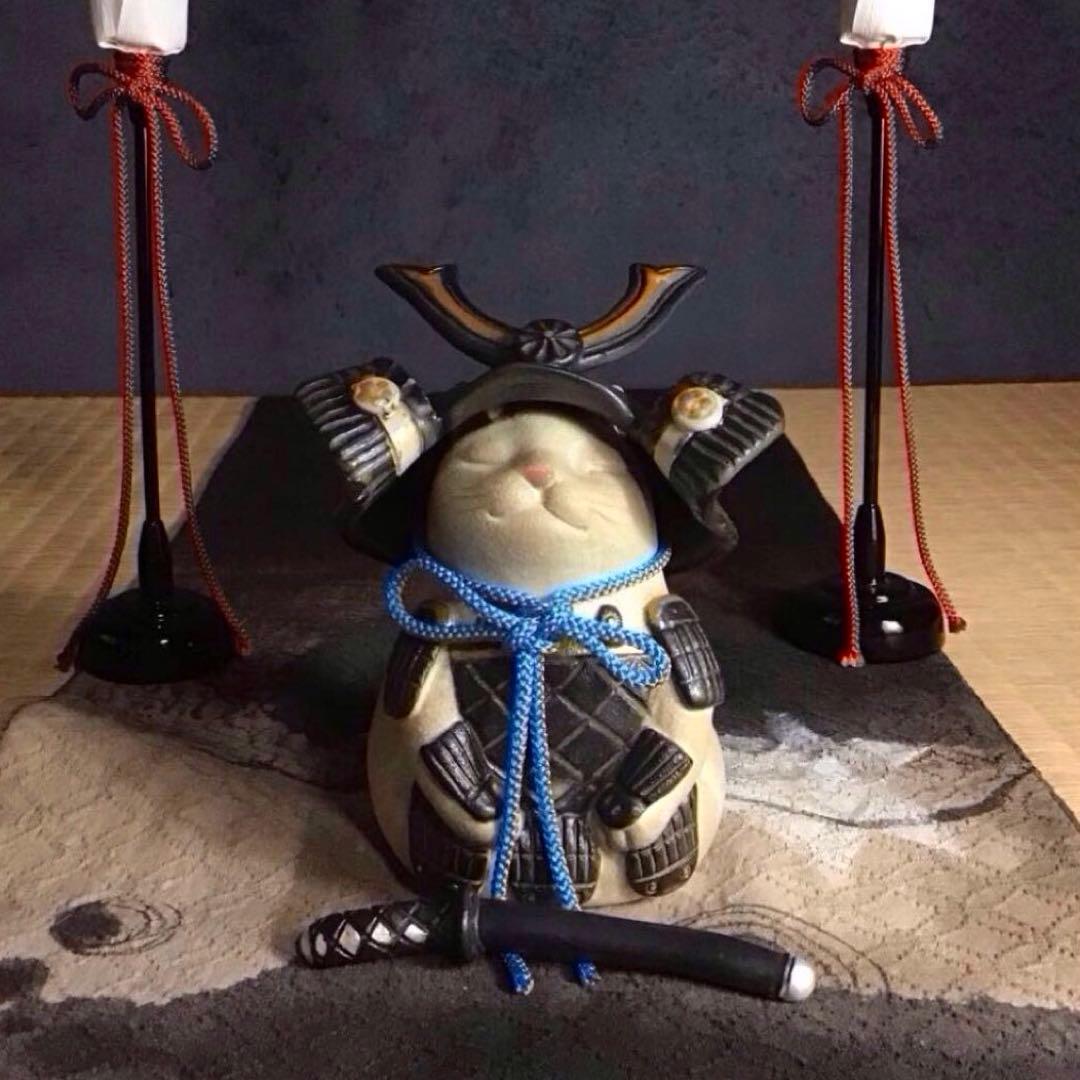 猫武将∠(｀∇´)ゝ白猫(中) 黒甲冑　黒兜