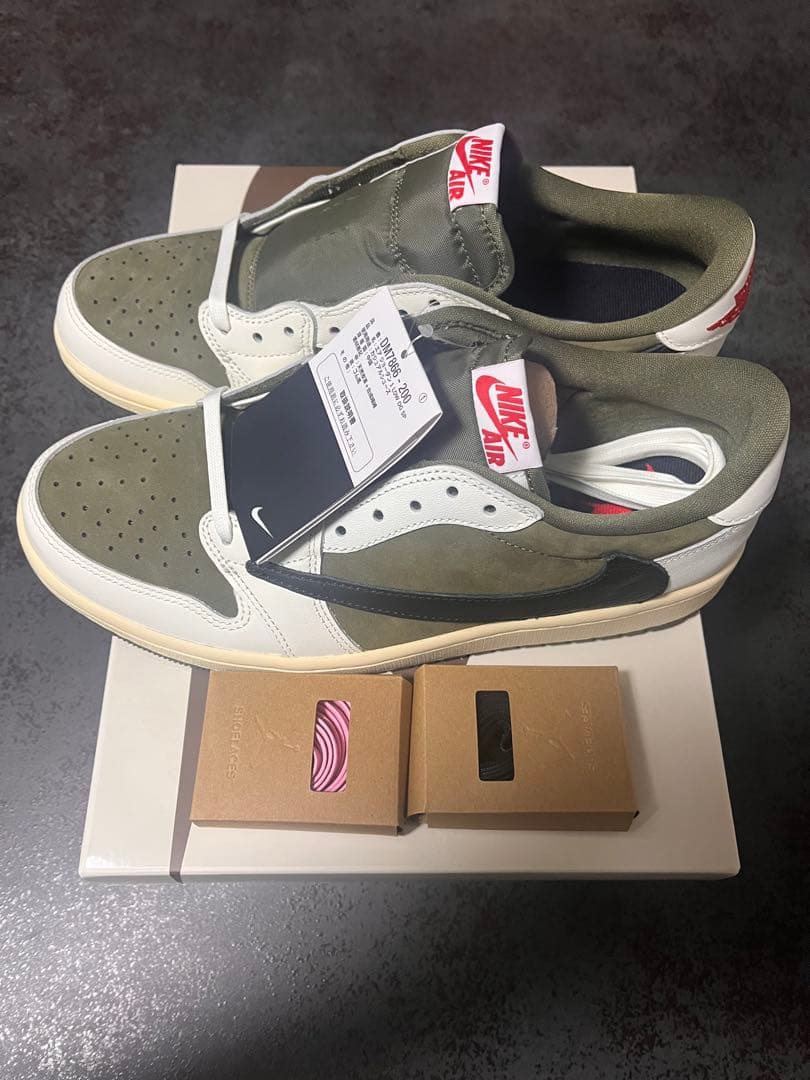 【あんしん鑑定利用可】ナイキ エア ジョーダン1 ロウ × トラヴィス・スコット