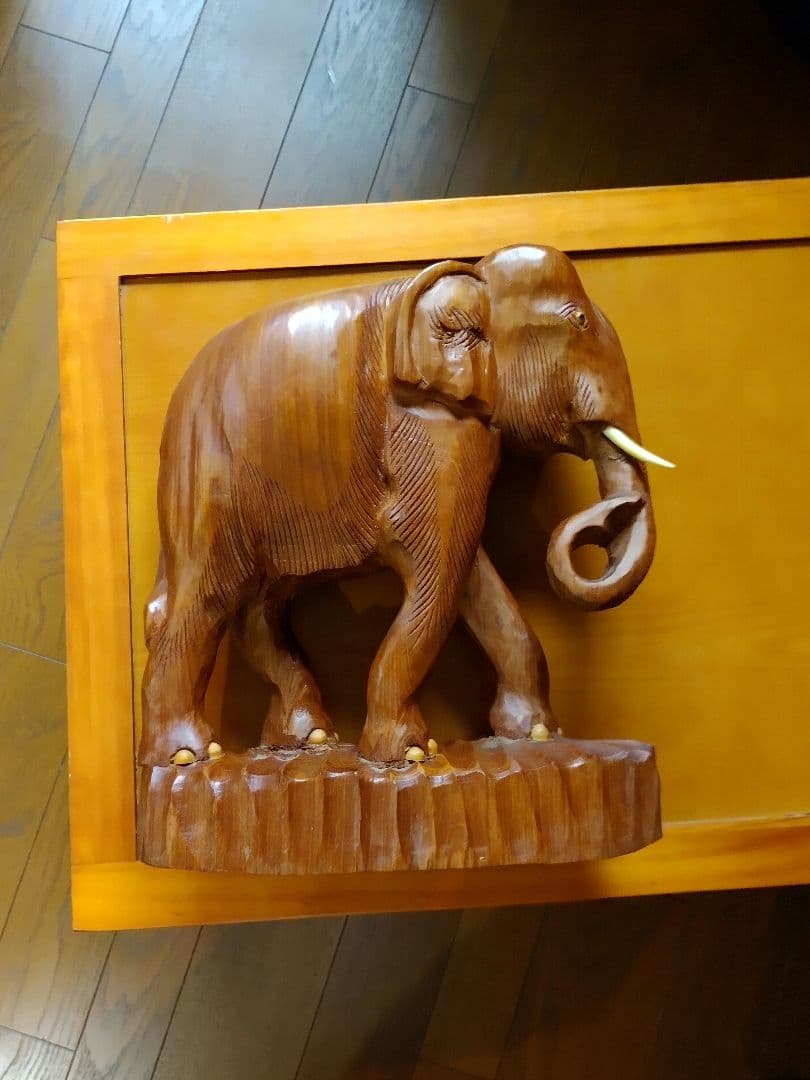 像の木彫り置物