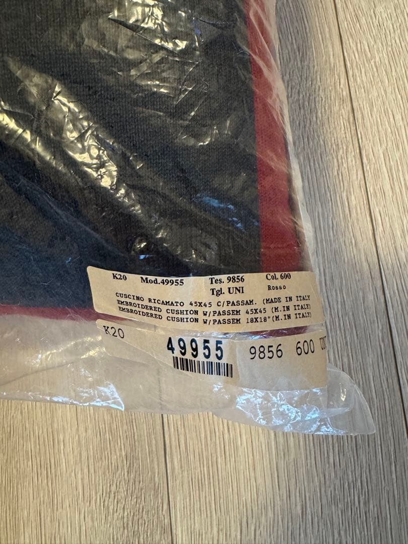 ETRO クッション 馬のロゴ グレーと赤