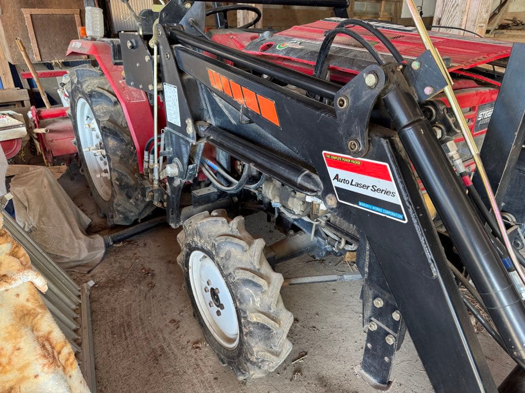 芝浦トラクター４ＷＤ.ロータリー並びローダー付き