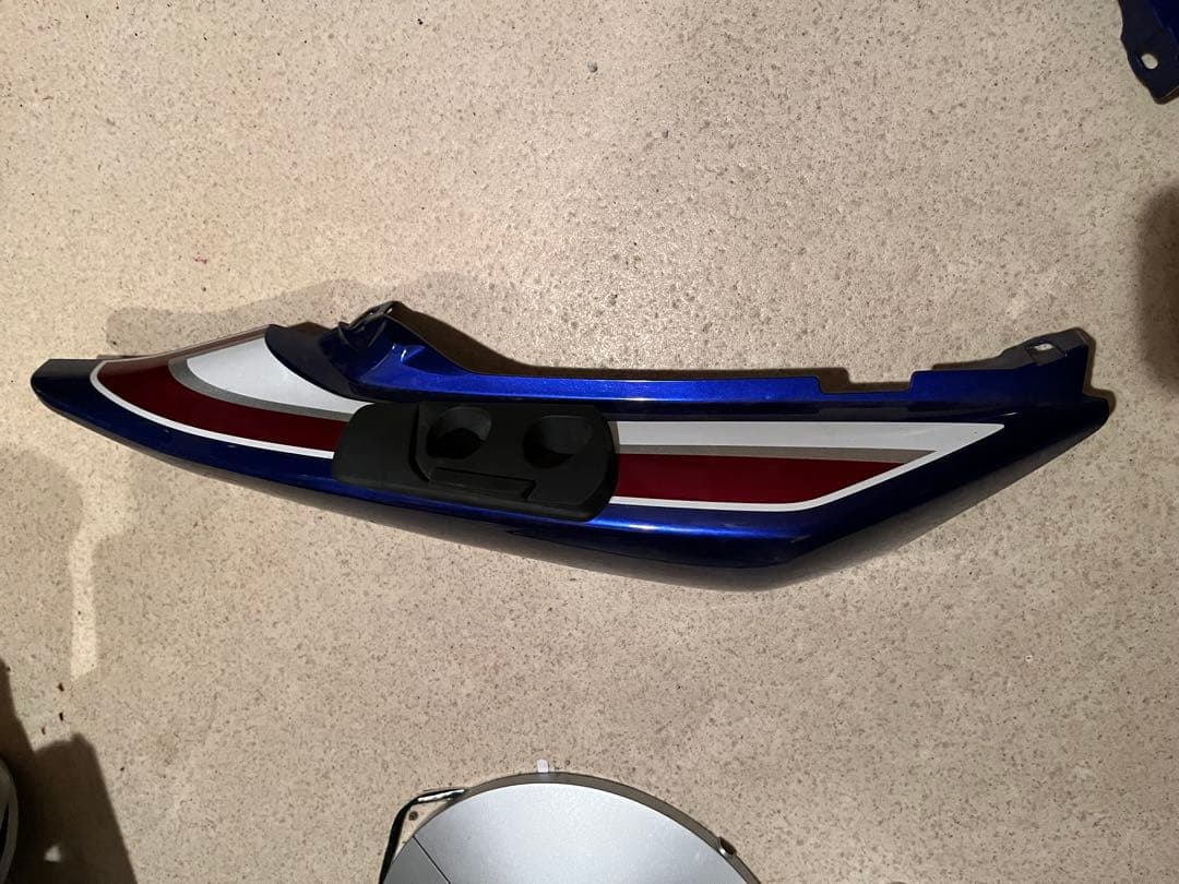 CB400SF NC42後期 テールカウル　トリコロール