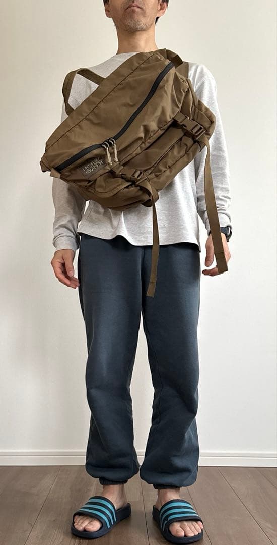 MYSTERYRANCHミステリーランチ インベーダー メッセンジャーバッグ