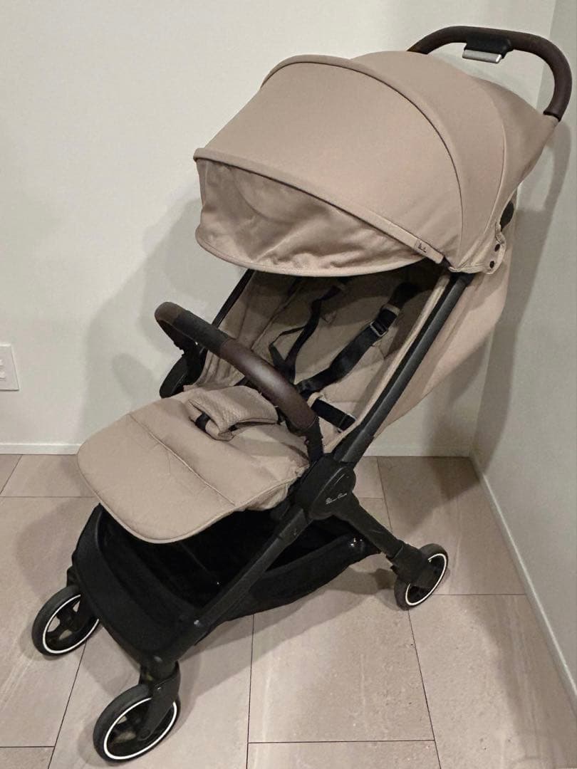 ベビーカー　silver cross CLIC