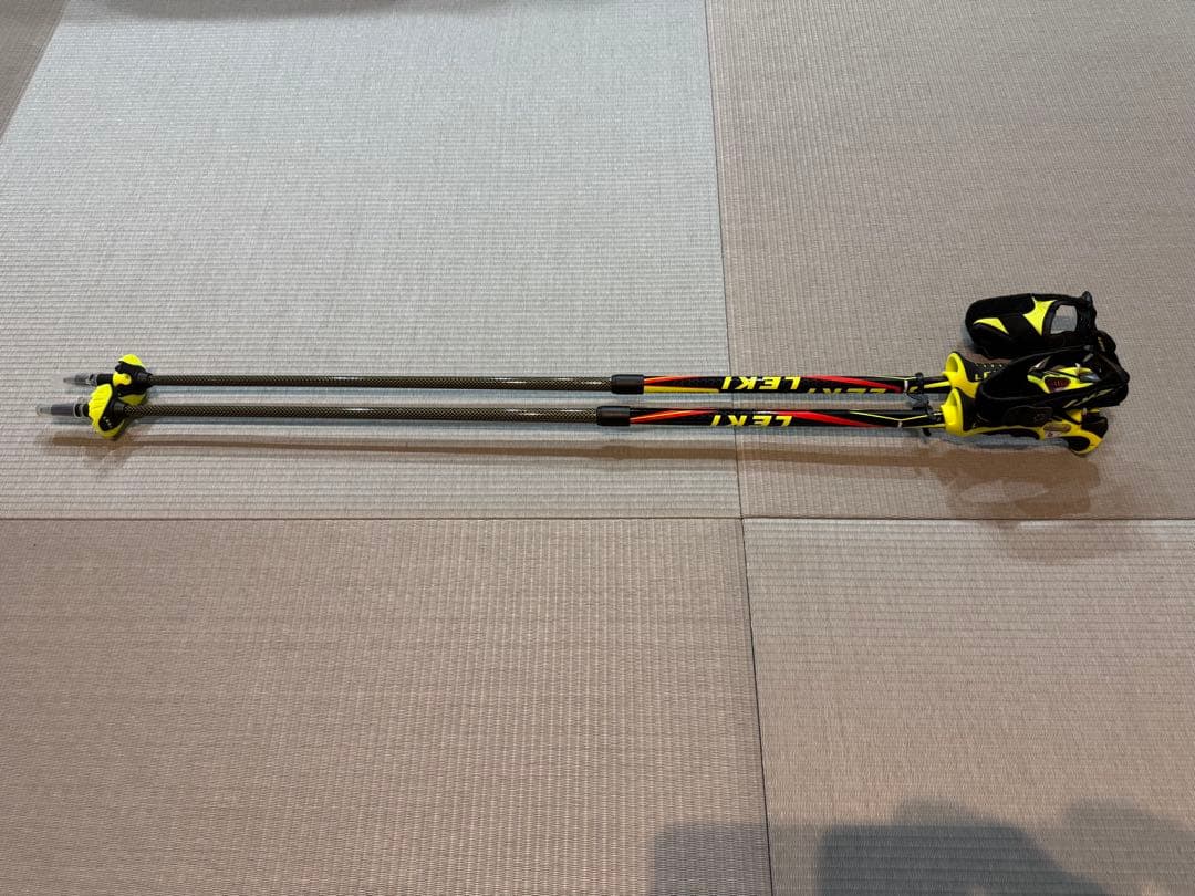 mo1737LEKI スキー用ストック カーボン製 黒/黄