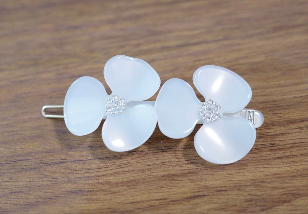 ALEXANDRE DE PARIS ヘアピン　ボールピン　カメリア　ホワイト