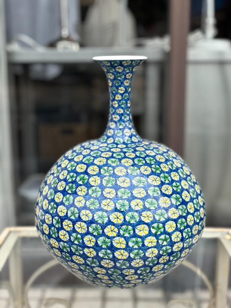 M*n様 有田焼 / 藤井錦彩作 / 色鍋島様式小花文様花 / 花瓶 / 伝統工