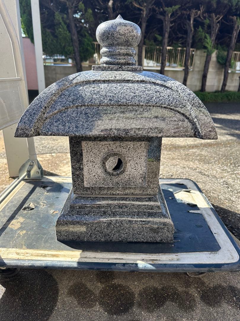御影石 和風灯籠