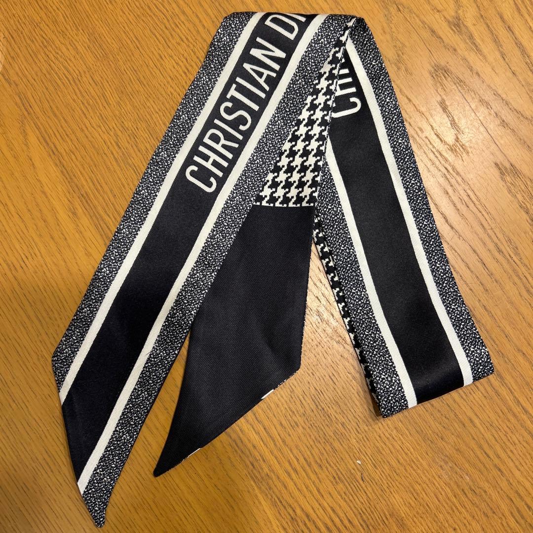 dior スカーフ　ツイリー