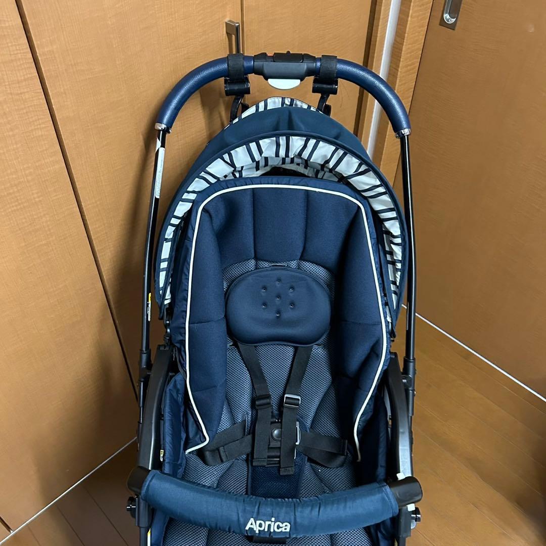 【美品 】アップリカ ベビーカー ラクーナクッションAB レザー調ハンドル