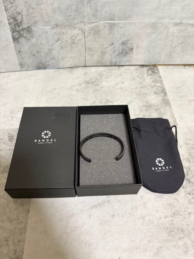 新品 バンデル BANDEL バングル ブラック 65cm 専用ポーチ・箱付き
