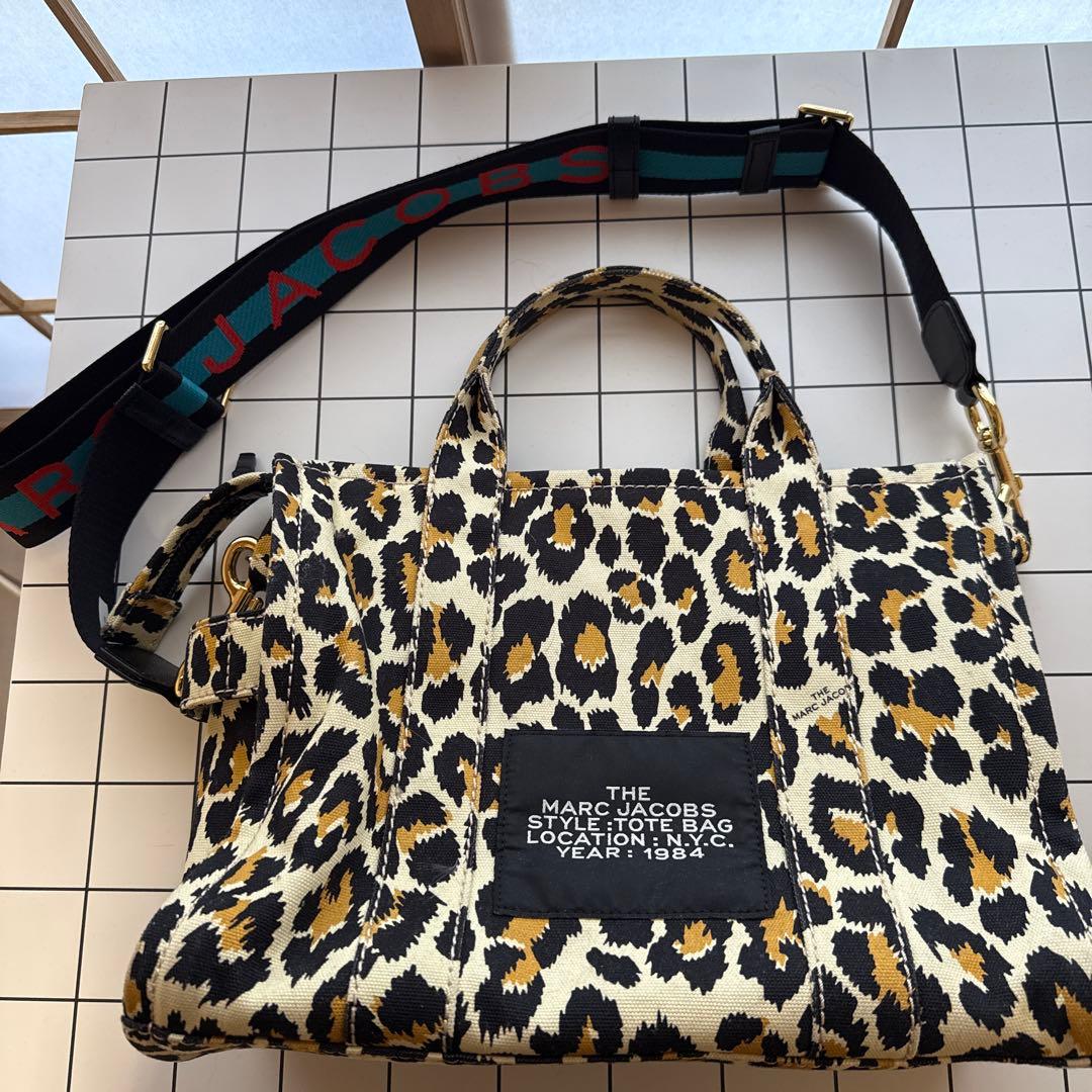 MARC JACOBS ヒョウ柄トートバッグ