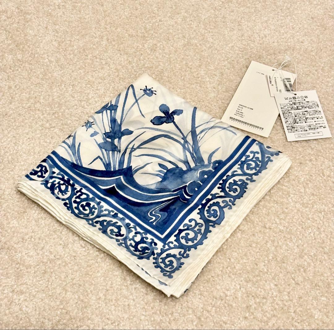 Mame Kurogouchi シルクスカーフ