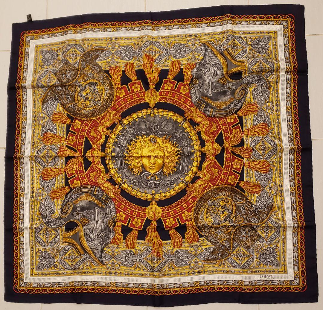 【美品】LOEWE 　ロエベ　ヴィンテージ　シルク100%　大判　イタリア製