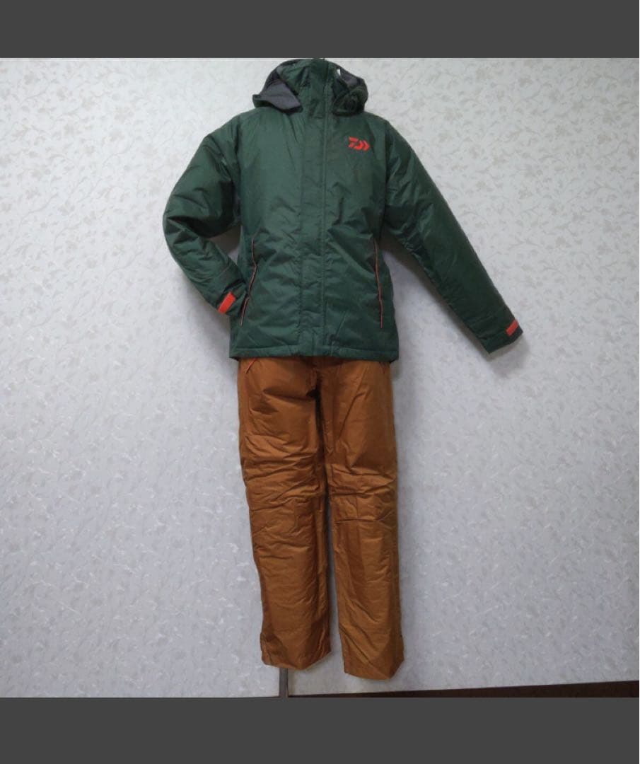 ダイワ 未使用RAINMAXレインマックスウィンタースーツ アーミーカーキ Ｍ