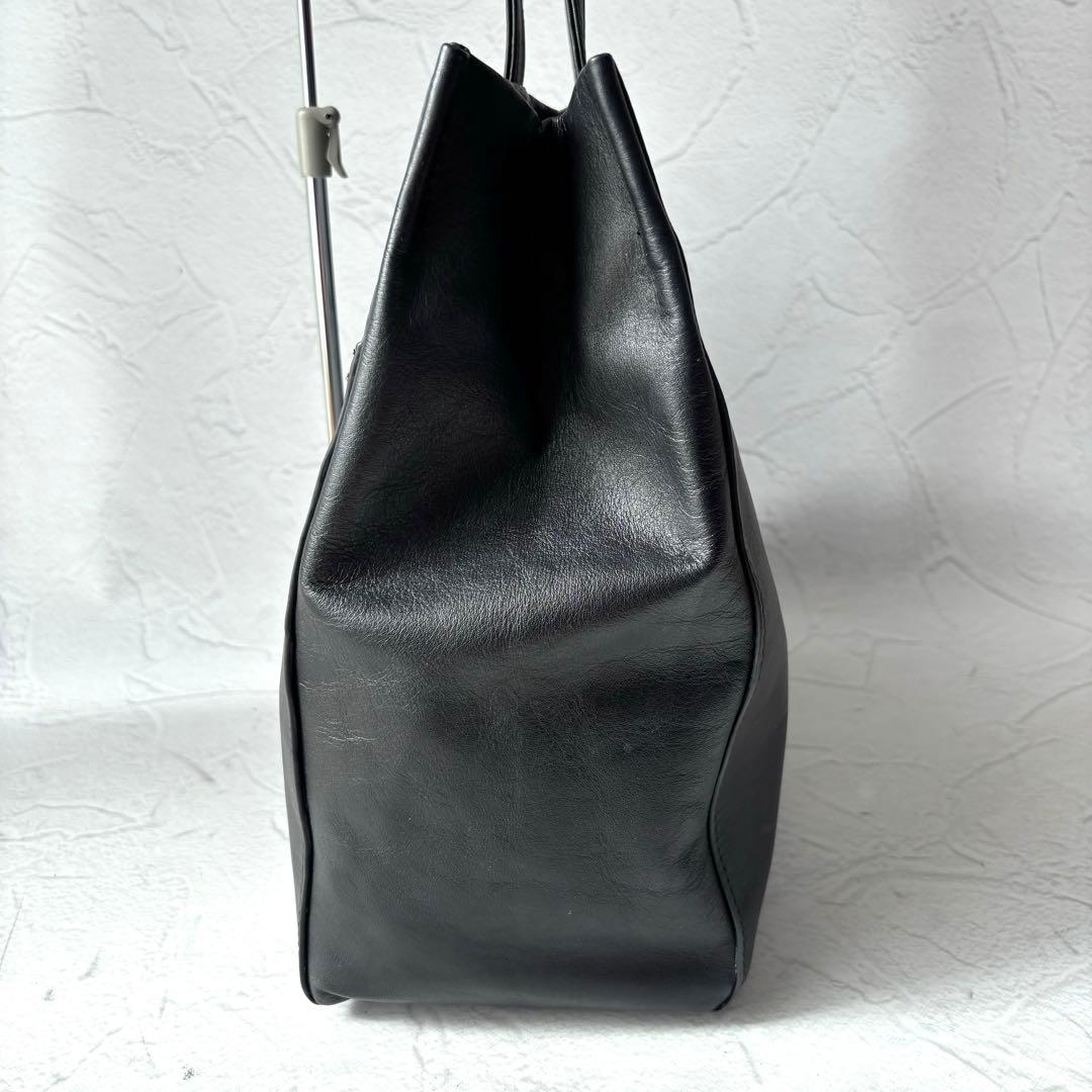 【美品】イアパピヨネ エンボストートバッグ レザー A4 肩掛け◎ ユニセックス