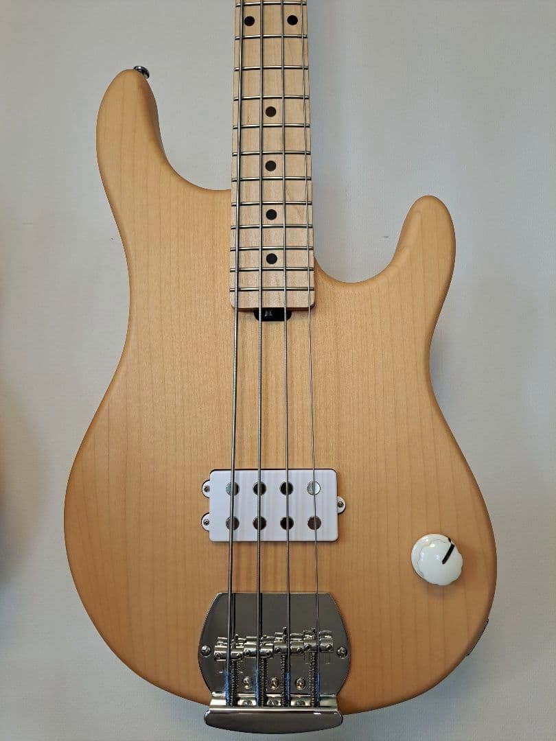 ベース Sterling by Musicman Joe Dart Bass