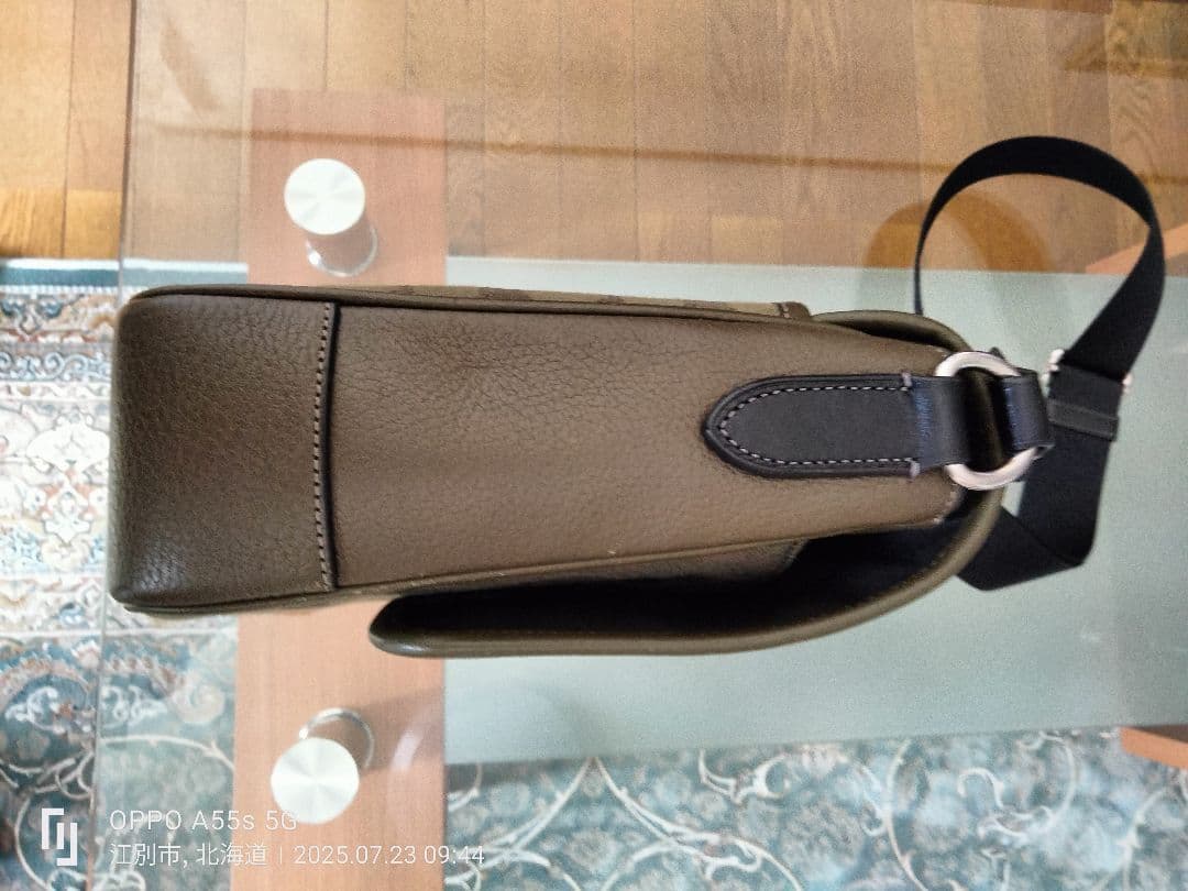 【美品！】COACH メンズメッセンジャーバッグ（ オリーブ＆グリーンカラー）