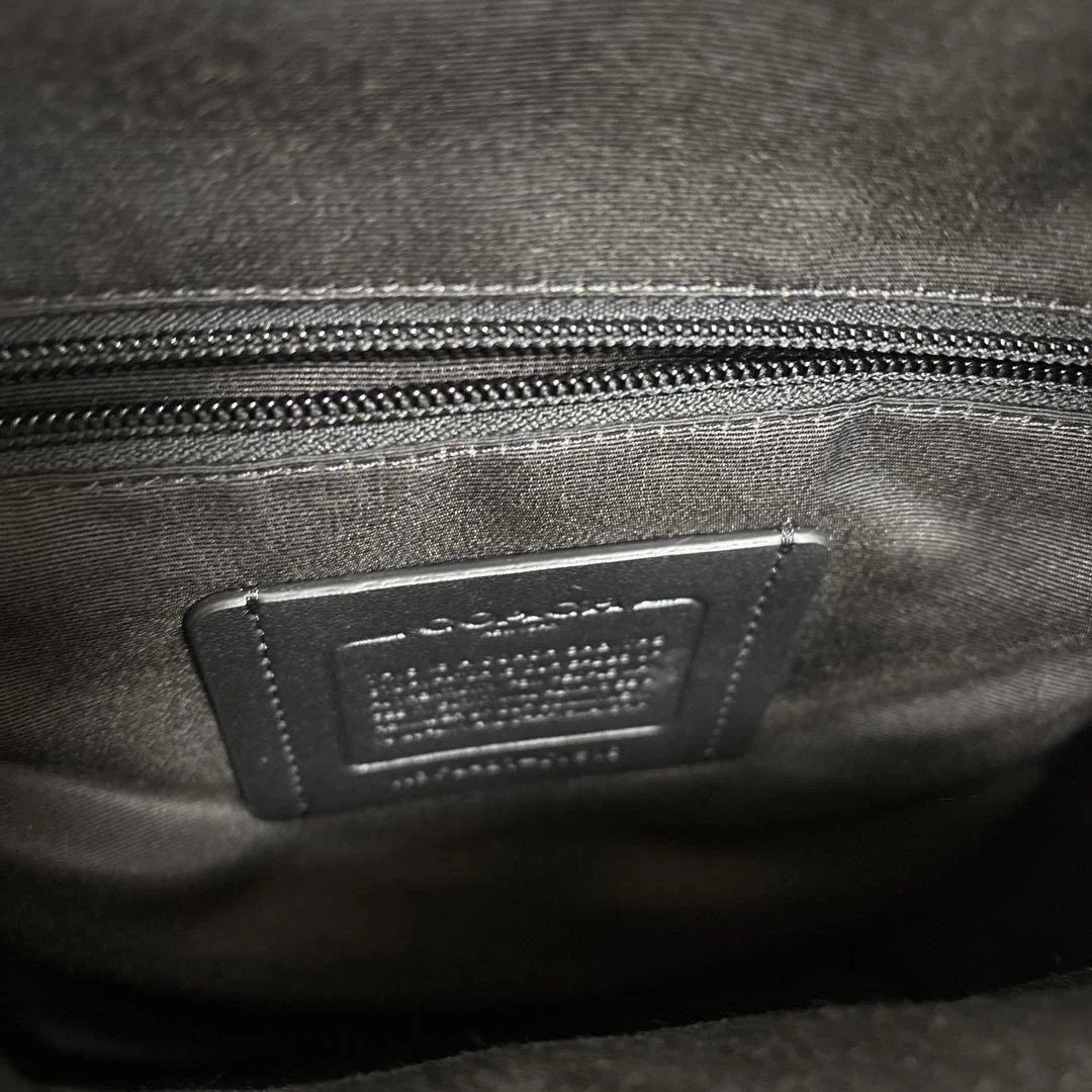 美品　COACH ブラック ボディバッグ