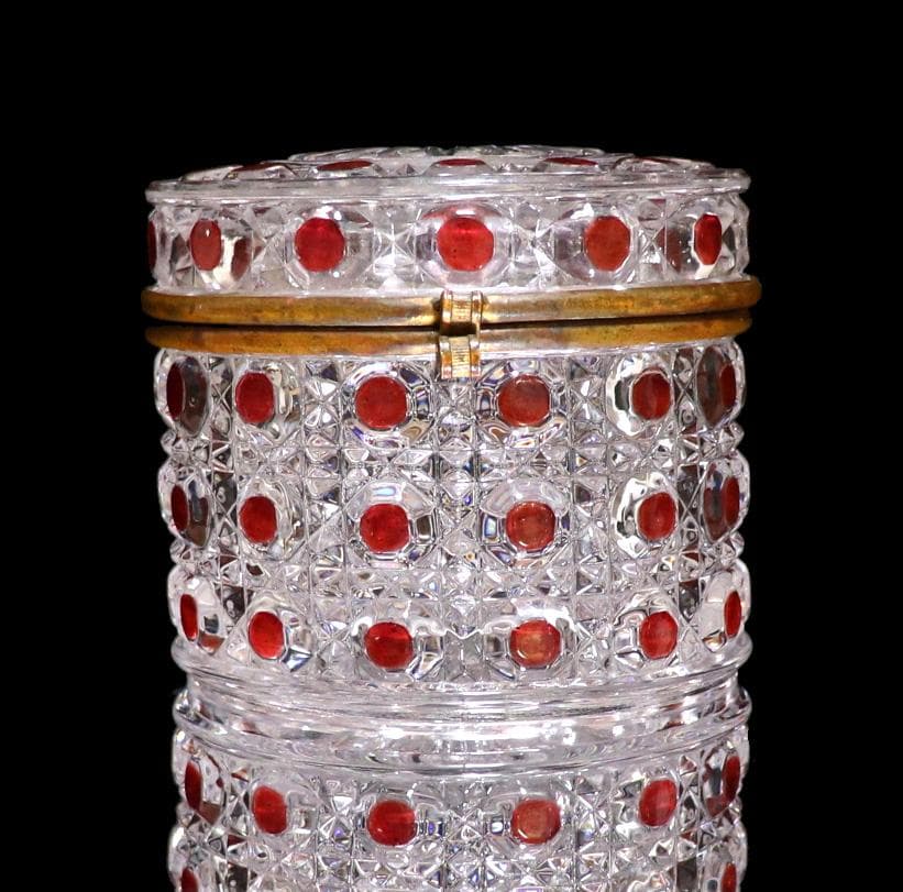 オールド・バカラ上級作品 ブロンズ装飾 赤色被せ 蓋物 ワインレッド ディアマン