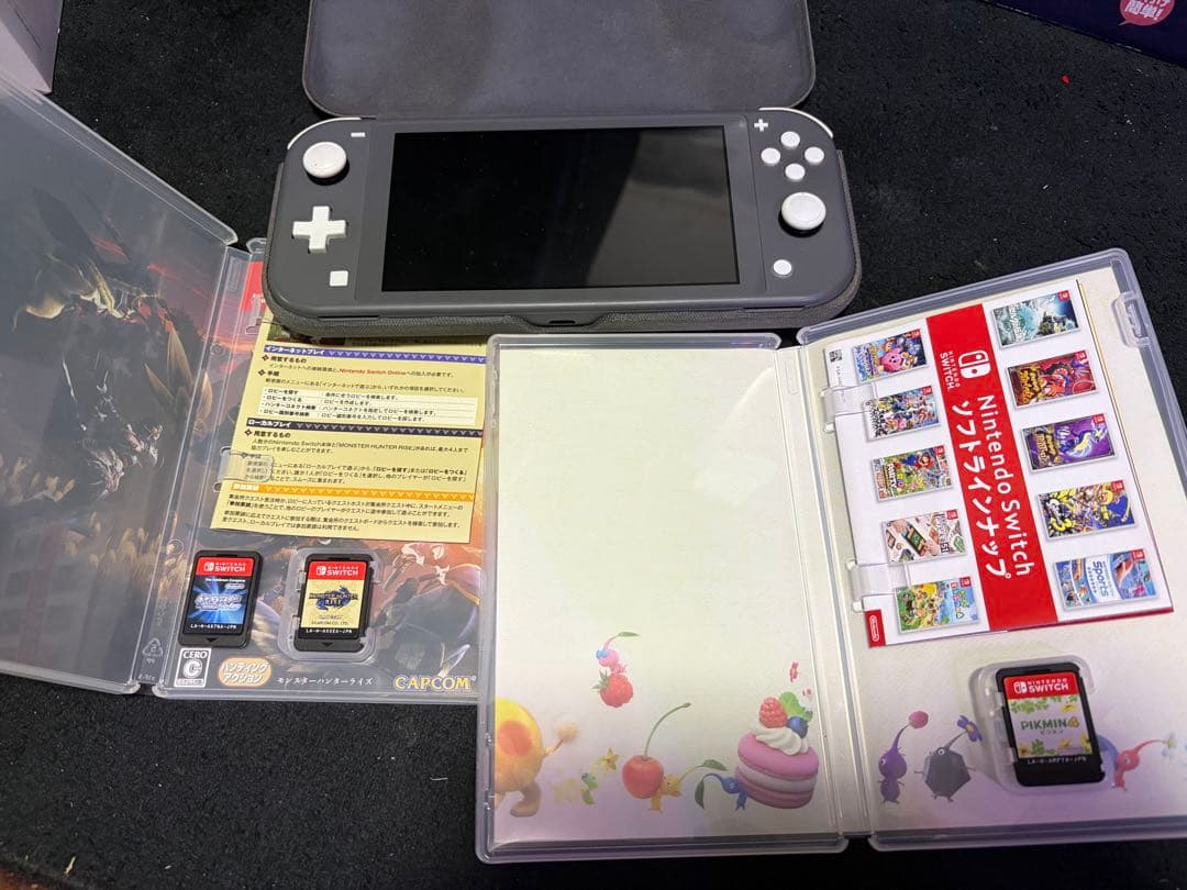 Nintendo Switch Lite グレー 本体とカセット3つ