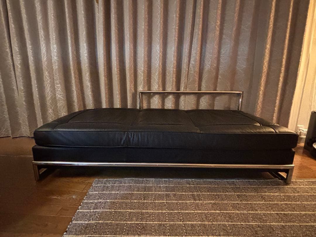 Eileen Gray／Day Bed（デイベッド）本革仕様ジェネリック