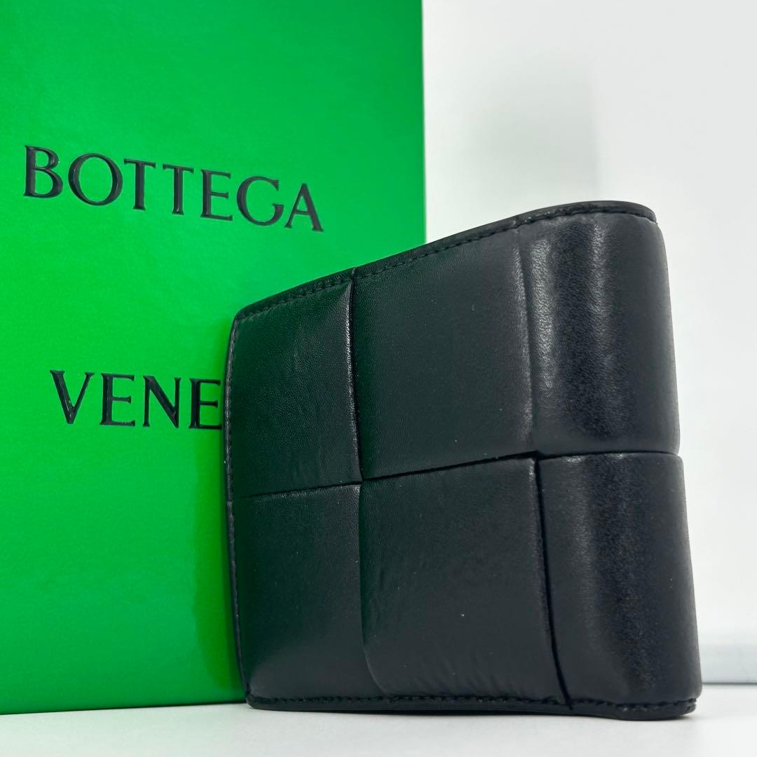 美品✨ボッテガヴェネタ　折り財布　カセット　レザー　ブラック　メンズ