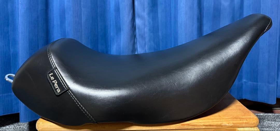 良品 ハーレー ツーリングモデル LePera ラペラ ベアボーンズ ソロシート