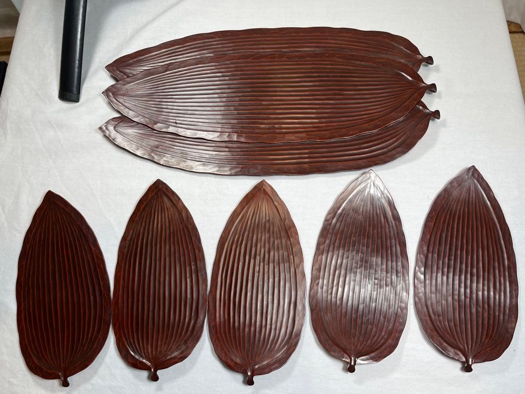 鎌倉彫、葉蘭の銘々皿と菓子おき