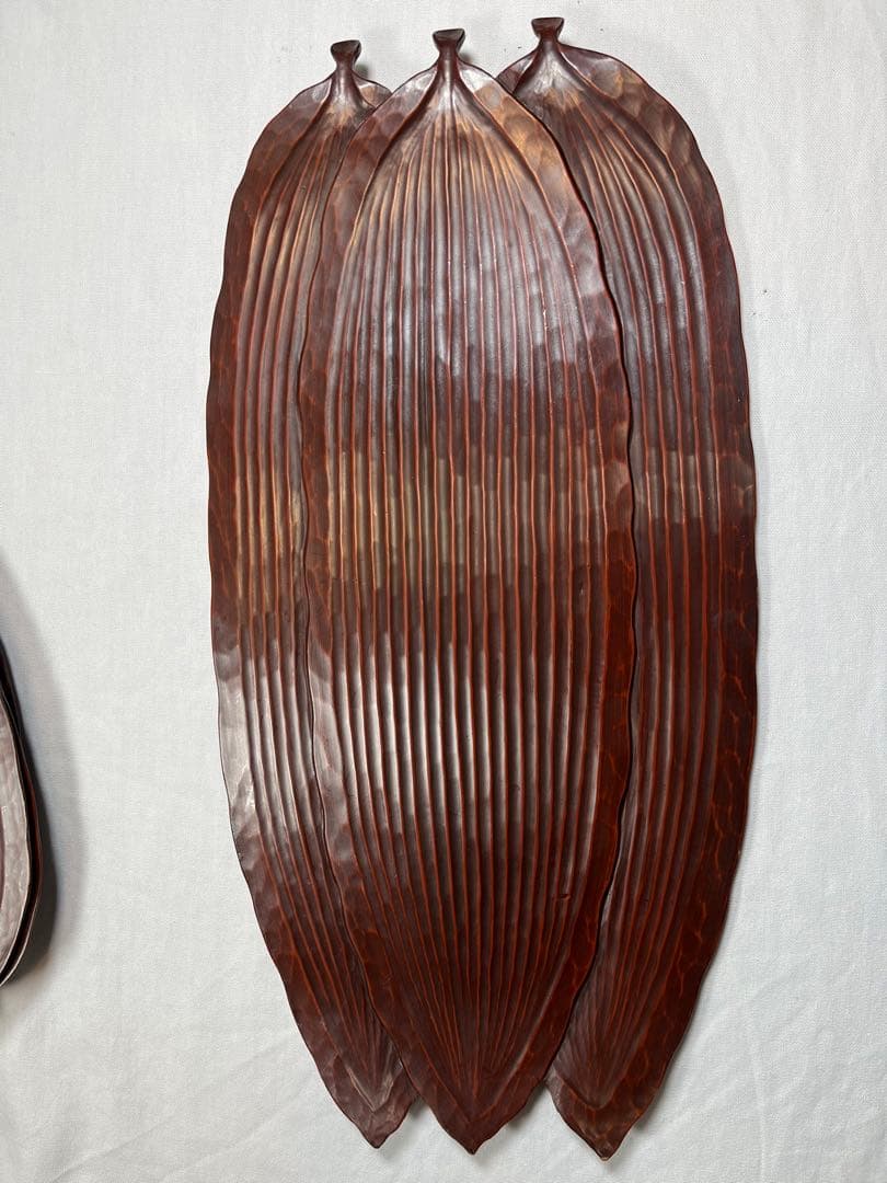 鎌倉彫、葉蘭の銘々皿と菓子おき