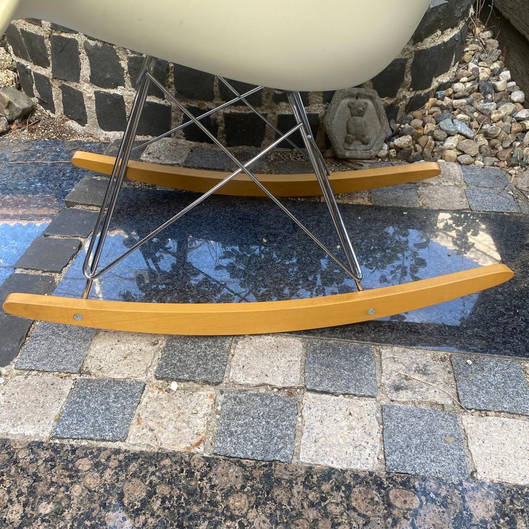 Vitraヴィトラ イームズ アームシェルチェア 焼け検ハーマンミラー値下げ中