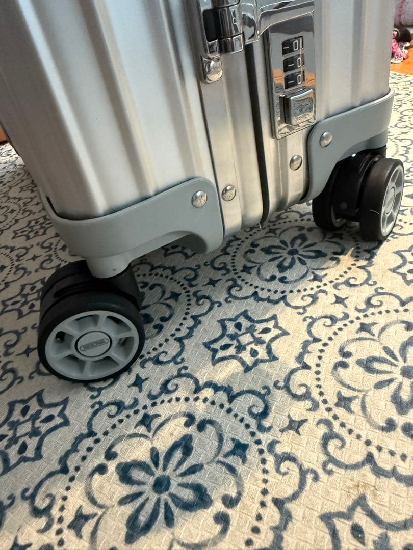 RIMOWA CLASSIC FLIGHT CABIN シルバー 新品未使用！