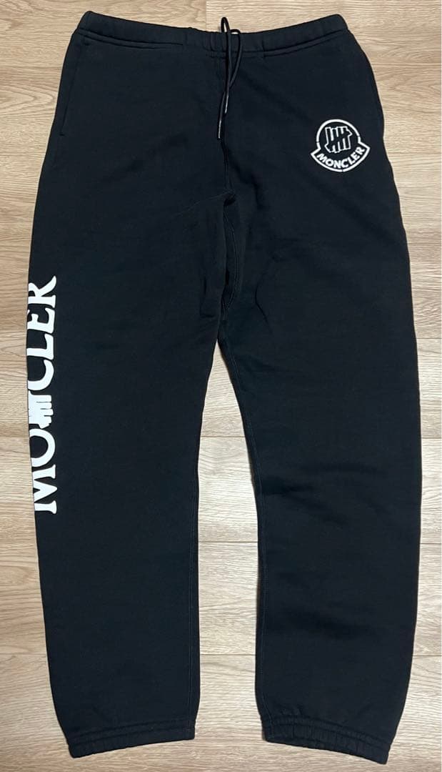 MONCLER x UNDEFEATED スウェットパンツ