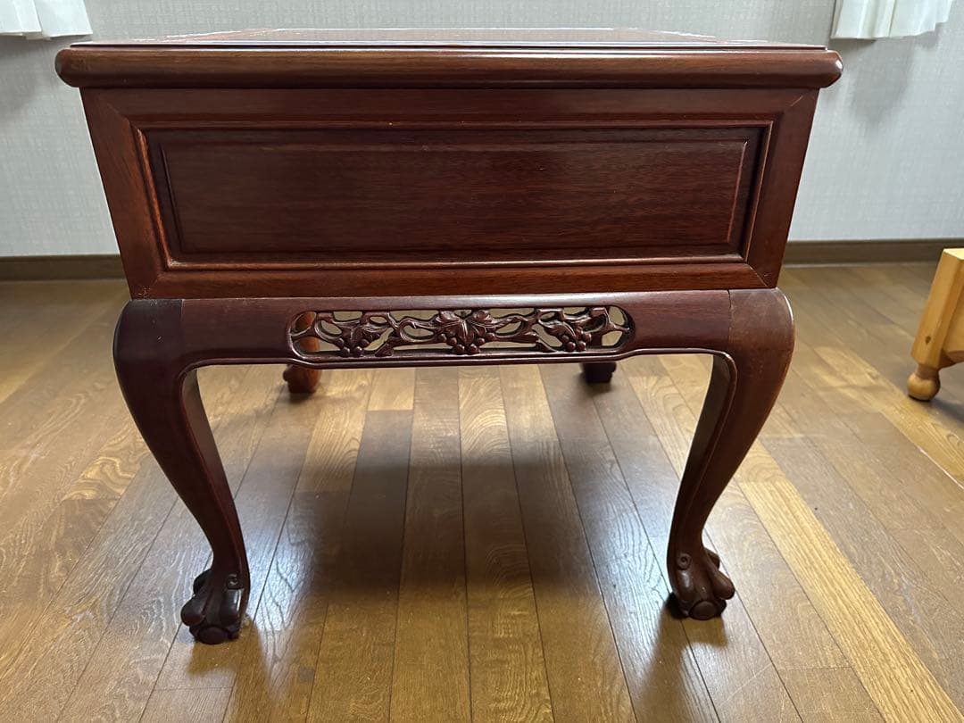 螺鈿入りサイドテーブル(木製彫刻入り)